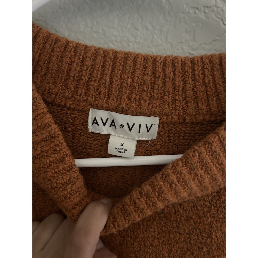 AVA and VIV sweater - Picture 2 of 3